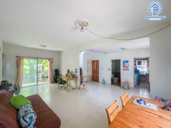 บ้านเดี่ยวมือสอง นนทบุรี ม.ภัสสร14 บางใหญ่ เนื้อที่กว้างขวางมากถึง 52.90 ตร.ว. ฟังก์ชัน 3 ห้องนอน 2 ห้องน้ำ 1 ที่จอดรถ บ้านสภาพสวย พร้อมเข้าอยู่ โครงการอยู่ติดถนนใหญ่ เข้า-ออกสะดวก ใกล้เซ็นทรัลเวสต์เกต เดินทางเพียง 10 นาทีถึงจุดขึ้นทางด่วน "ศรีรัช" จองเลย!...